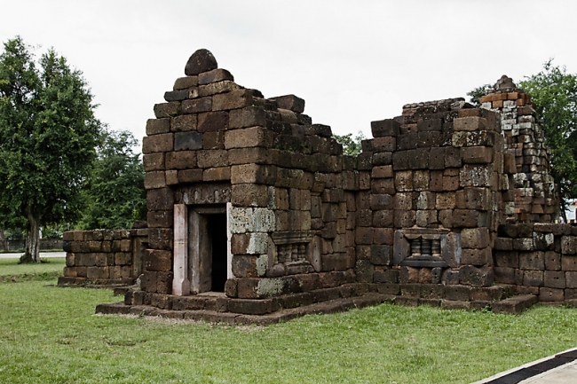 Prasat Sa Kamphaeng Noi-018